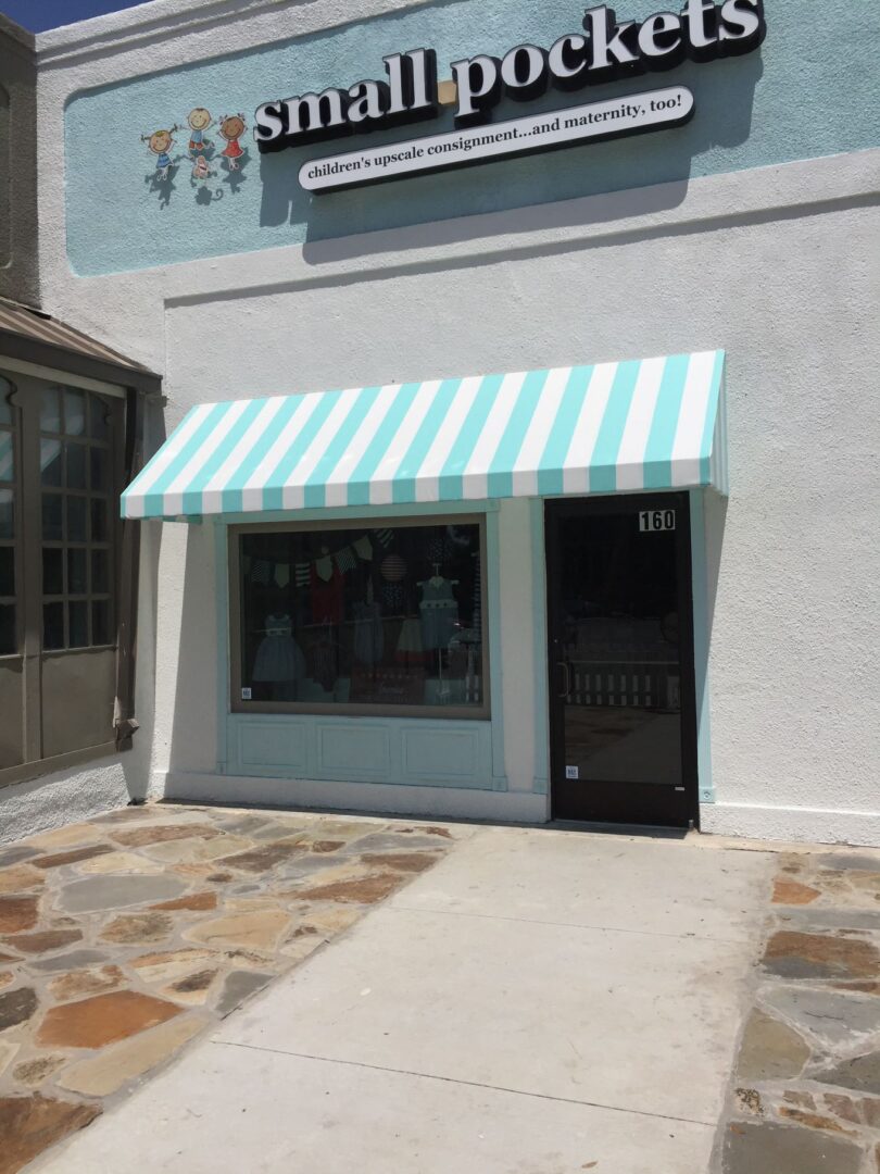 Front view of the small pockets store